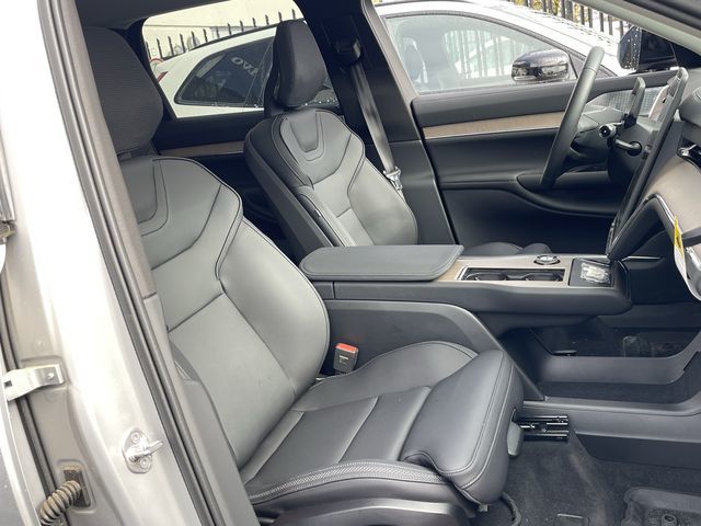 Volvo EX90  2025 à Pointe-Claire, Québec