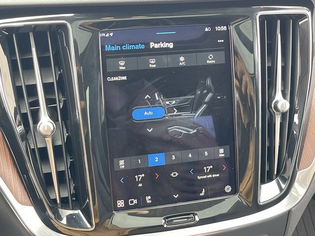 2024 Volvo S60 in Pointe-Claire, Quebec