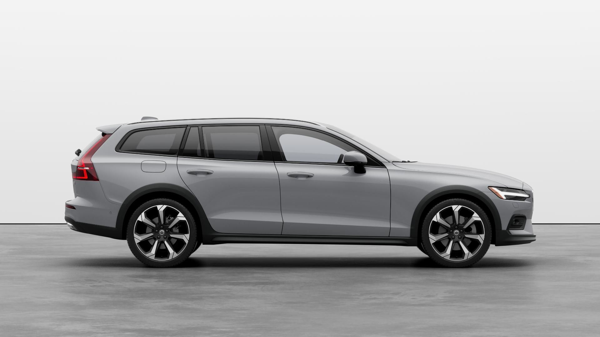 2026 Volvo V60 Cross Country in Pointe-Claire, Quebec