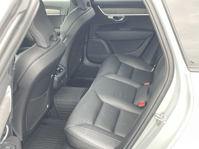 2024 Volvo V90 CROSS COUNTRY in Pointe-Claire, Quebec