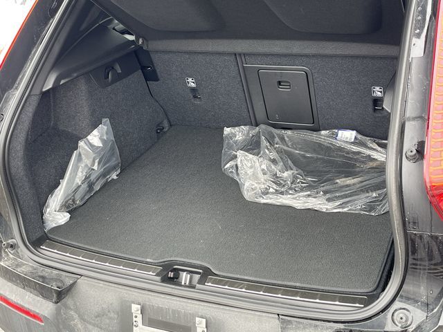 2024 Volvo XC40 in Pointe-Claire, Quebec