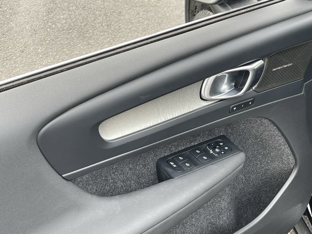 2024 Volvo XC40 in Pointe-Claire, Quebec