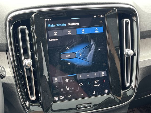 2025 Volvo XC40 in Pointe-Claire, Quebec
