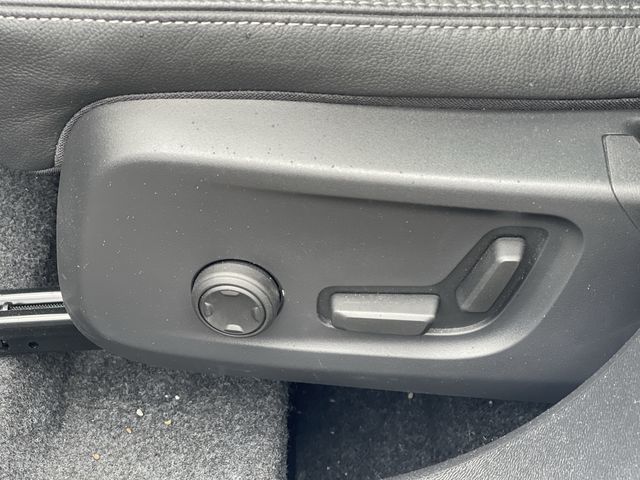 2025 Volvo XC40 in Pointe-Claire, Quebec
