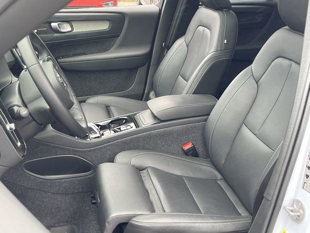 2025 Volvo XC40 in Pointe-Claire, Quebec