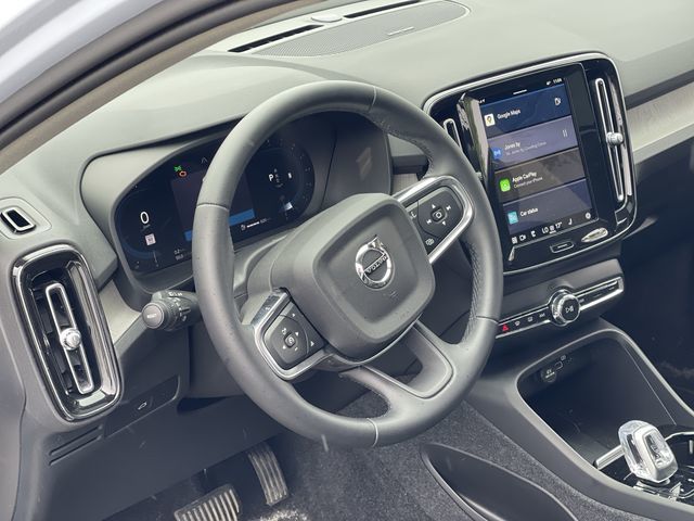 2025 Volvo XC40 in Pointe-Claire, Quebec