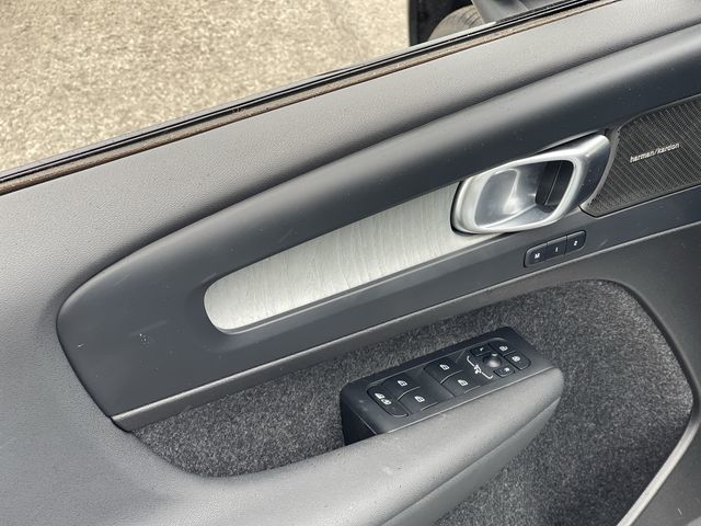 2025 Volvo XC40 in Pointe-Claire, Quebec