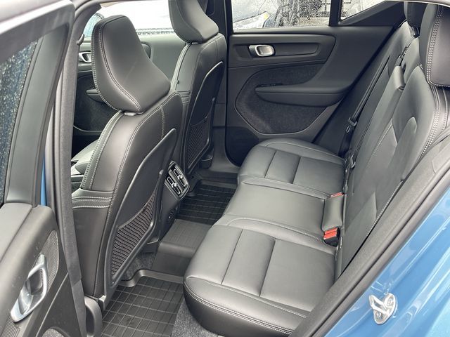 Volvo XC40  2025 à Pointe-Claire, Québec