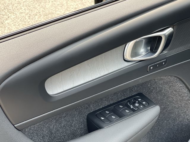 2026 Volvo XC40 in Pointe-Claire, Quebec