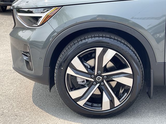 2026 Volvo XC40 in Pointe-Claire, Quebec