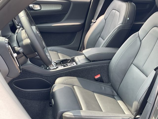 2026 Volvo XC40 in Pointe-Claire, Quebec