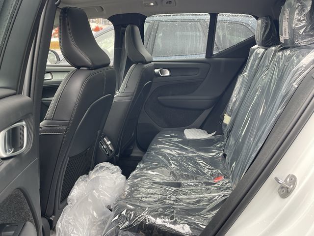 2026 Volvo XC40 in Pointe-Claire, Quebec