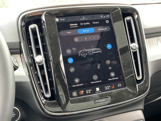 2026 Volvo XC40 in Pointe-Claire, Quebec