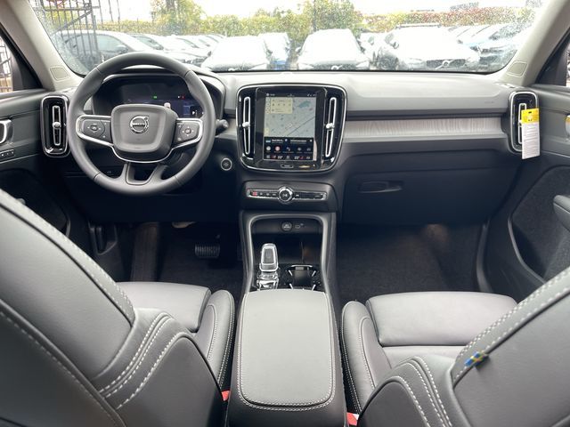 2026 Volvo XC40 in Pointe-Claire, Quebec