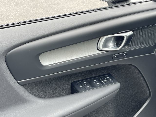 2026 Volvo XC40 in Pointe-Claire, Quebec