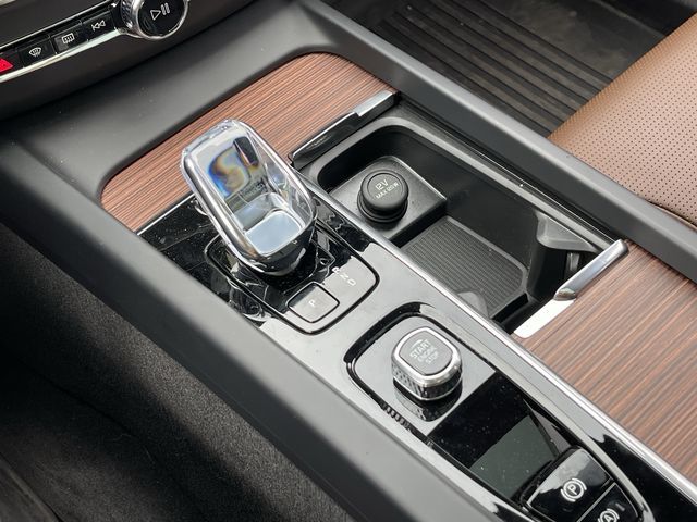 2025 Volvo XC60 Plug-in Hybrid in Pointe-Claire, Quebec
