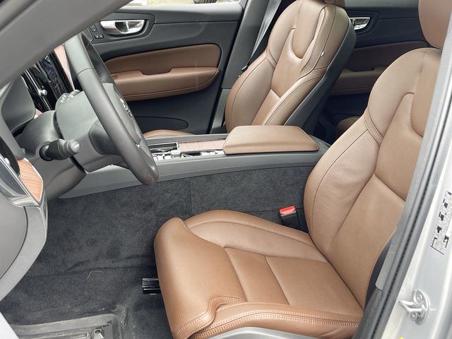 2025 Volvo XC60 Plug-in Hybrid in Pointe-Claire, Quebec