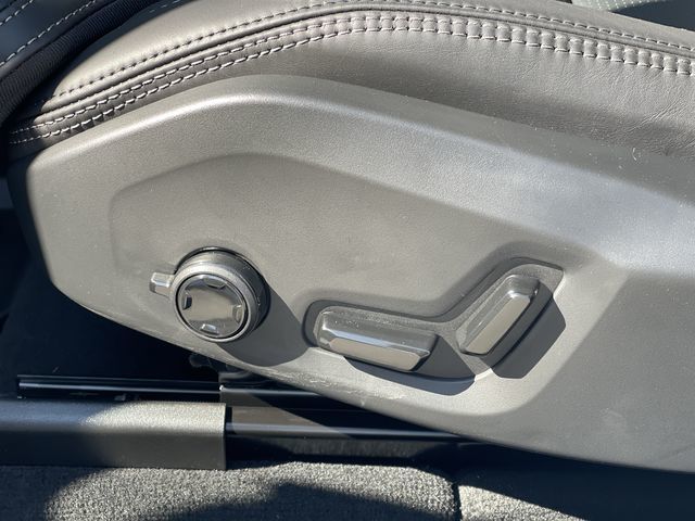 2026 Volvo XC60 Plug-in hybrid in Pointe-Claire, Quebec