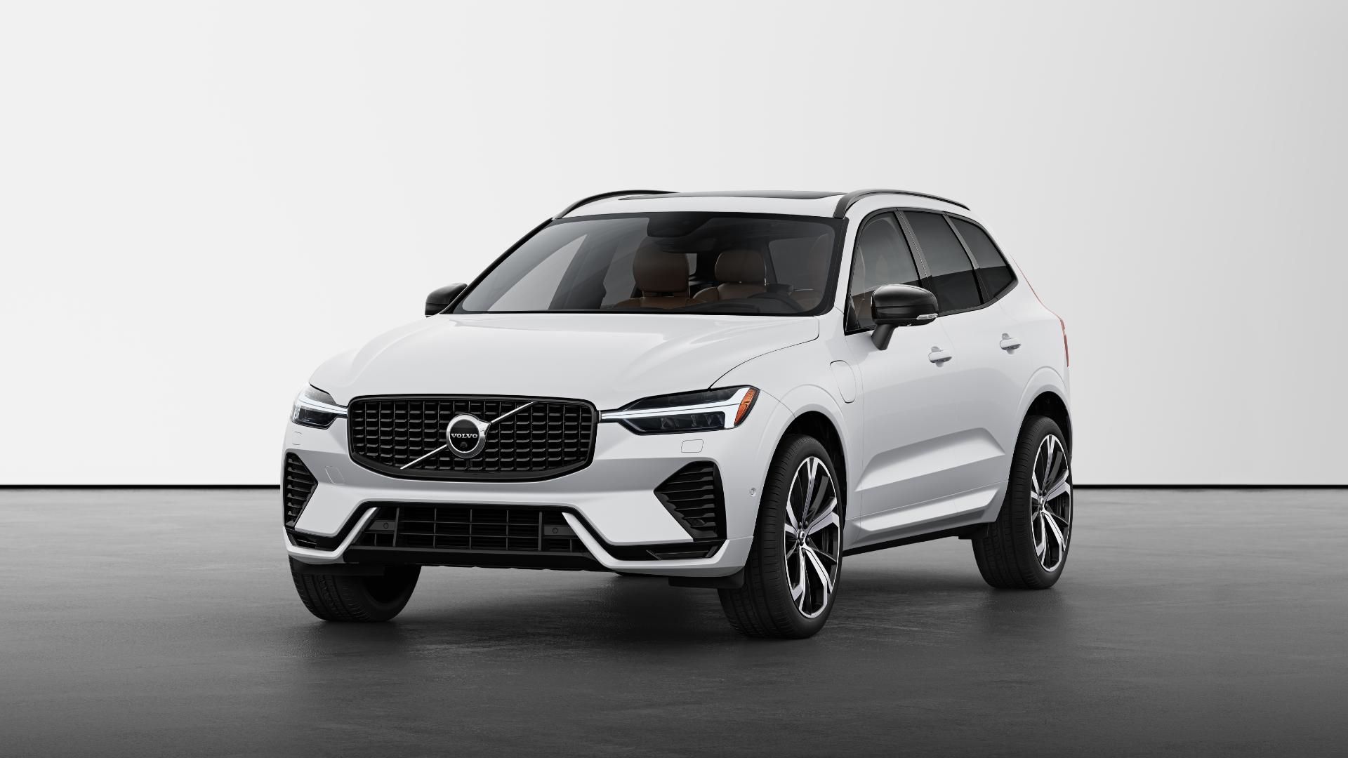 2025 Volvo XC60 Plug-In Hybrid Ultra Dark Theme