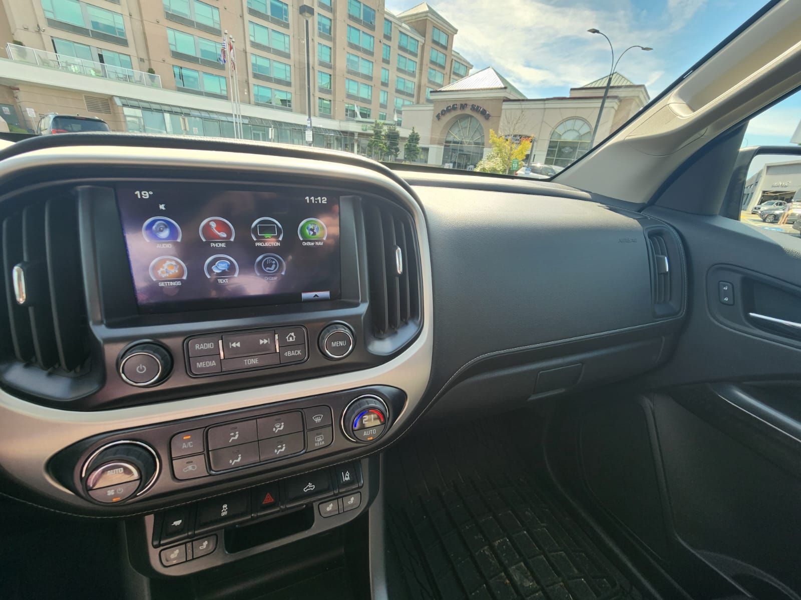 2016 GMC Canyon in Richmond, British Columbia