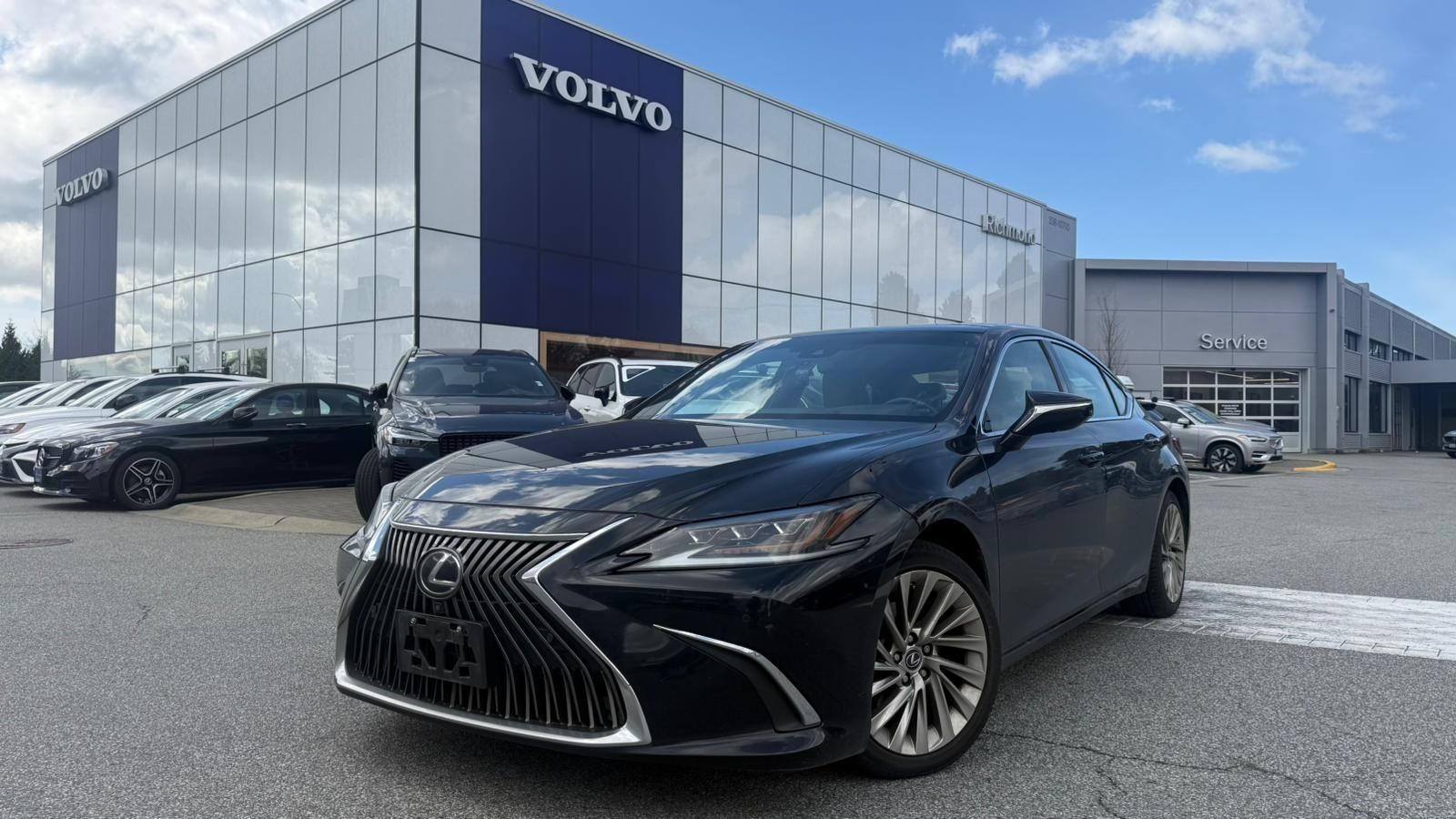 2019 Lexus ES in Richmond, British Columbia