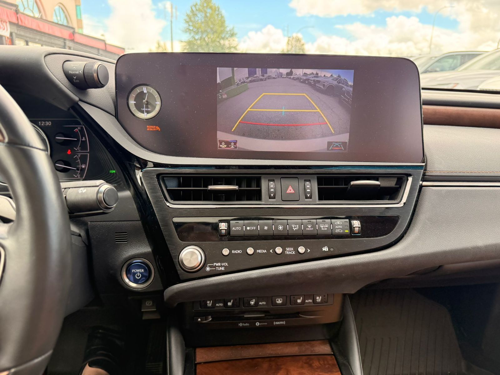 2022 Lexus ES in Richmond, British Columbia