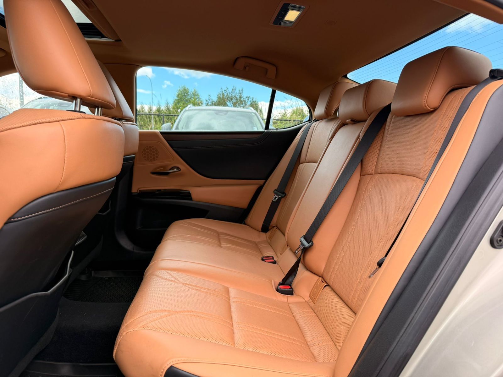 2022 Lexus ES in Richmond, British Columbia