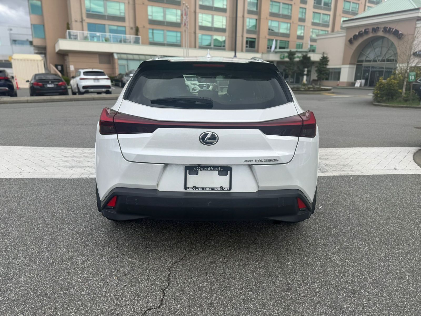 Lexus UX  2024 à Richmond, Colombie-Britannique