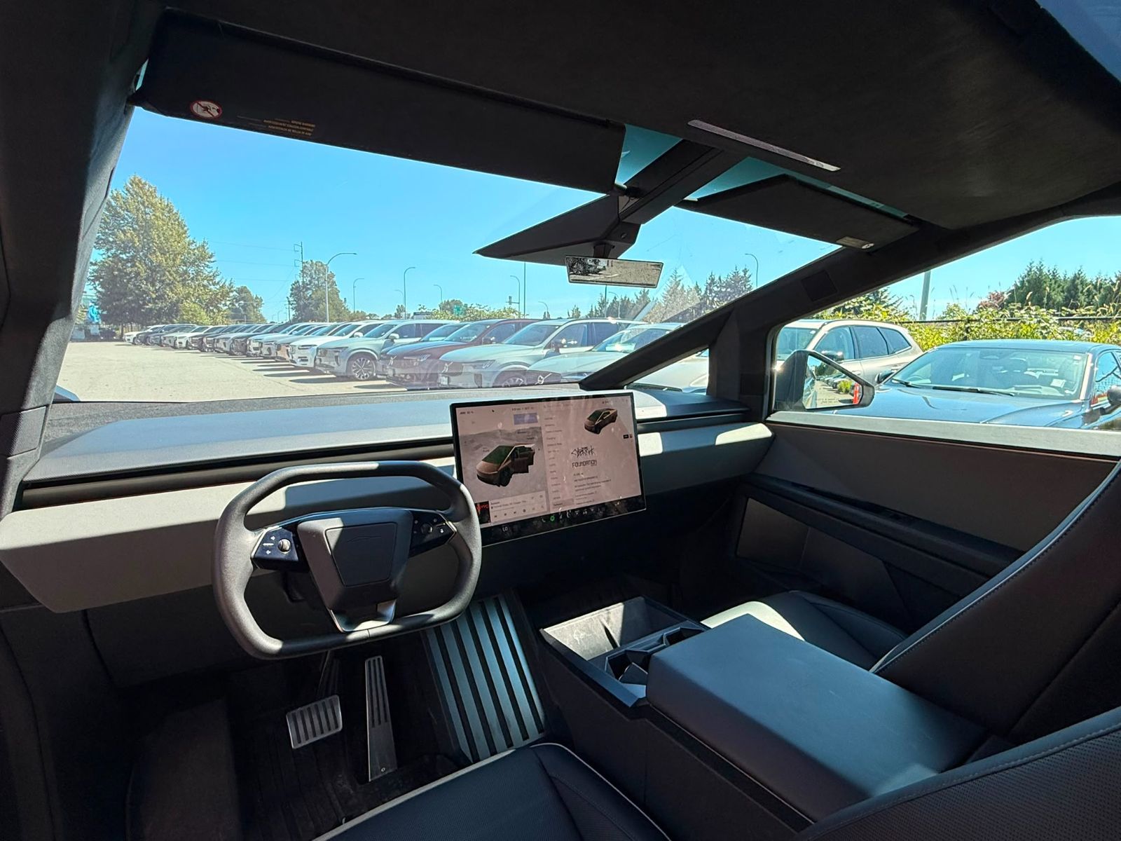 Tesla Cybertruck  2024 à Richmond, Colombie-Britannique