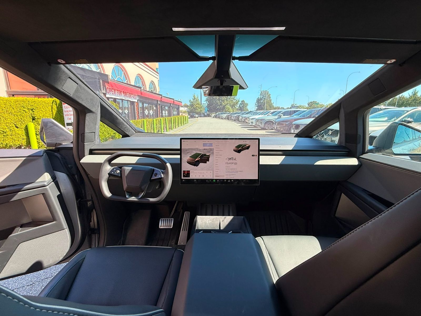 Tesla Cybertruck  2024 à Richmond, Colombie-Britannique
