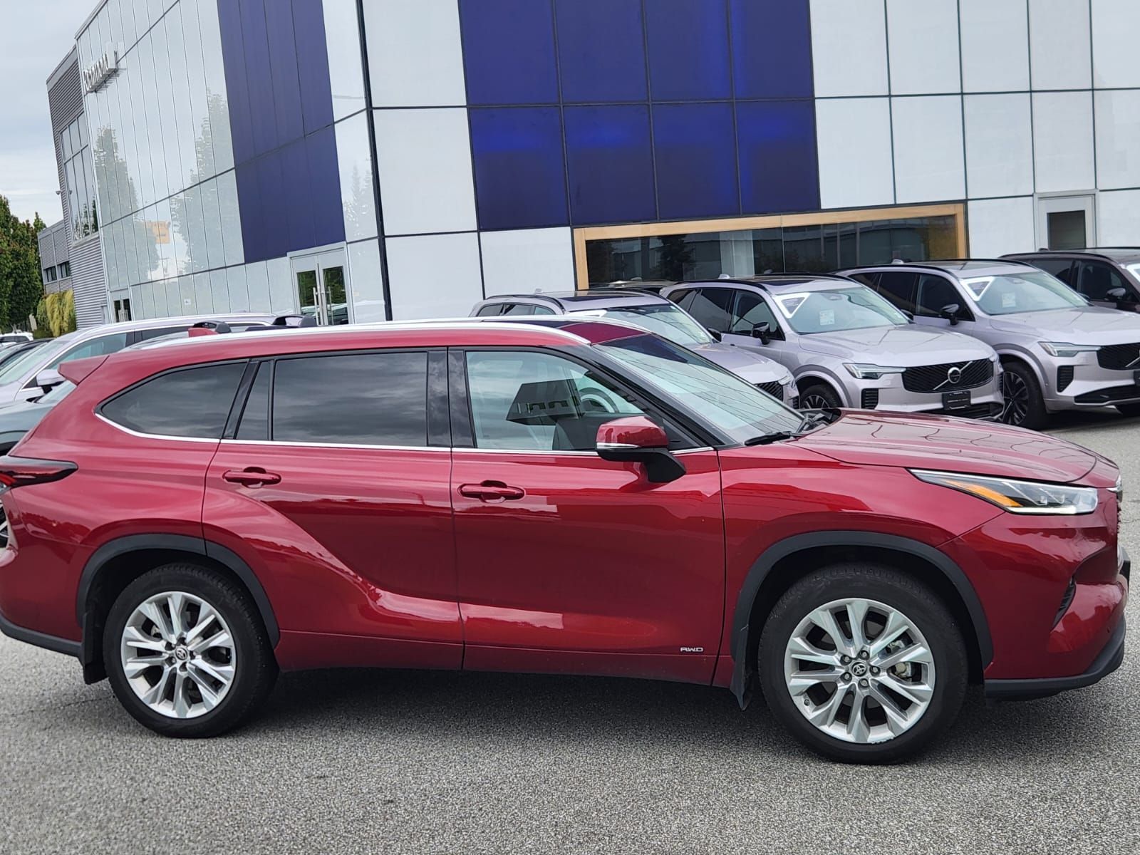 2024 Toyota Highlander in Richmond, British Columbia