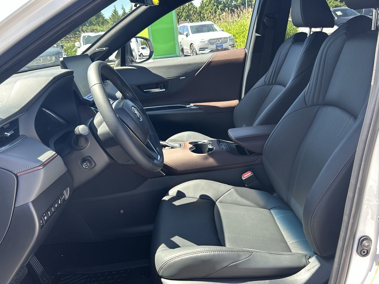 2024 Toyota VENZA HYBRID in Richmond, British Columbia