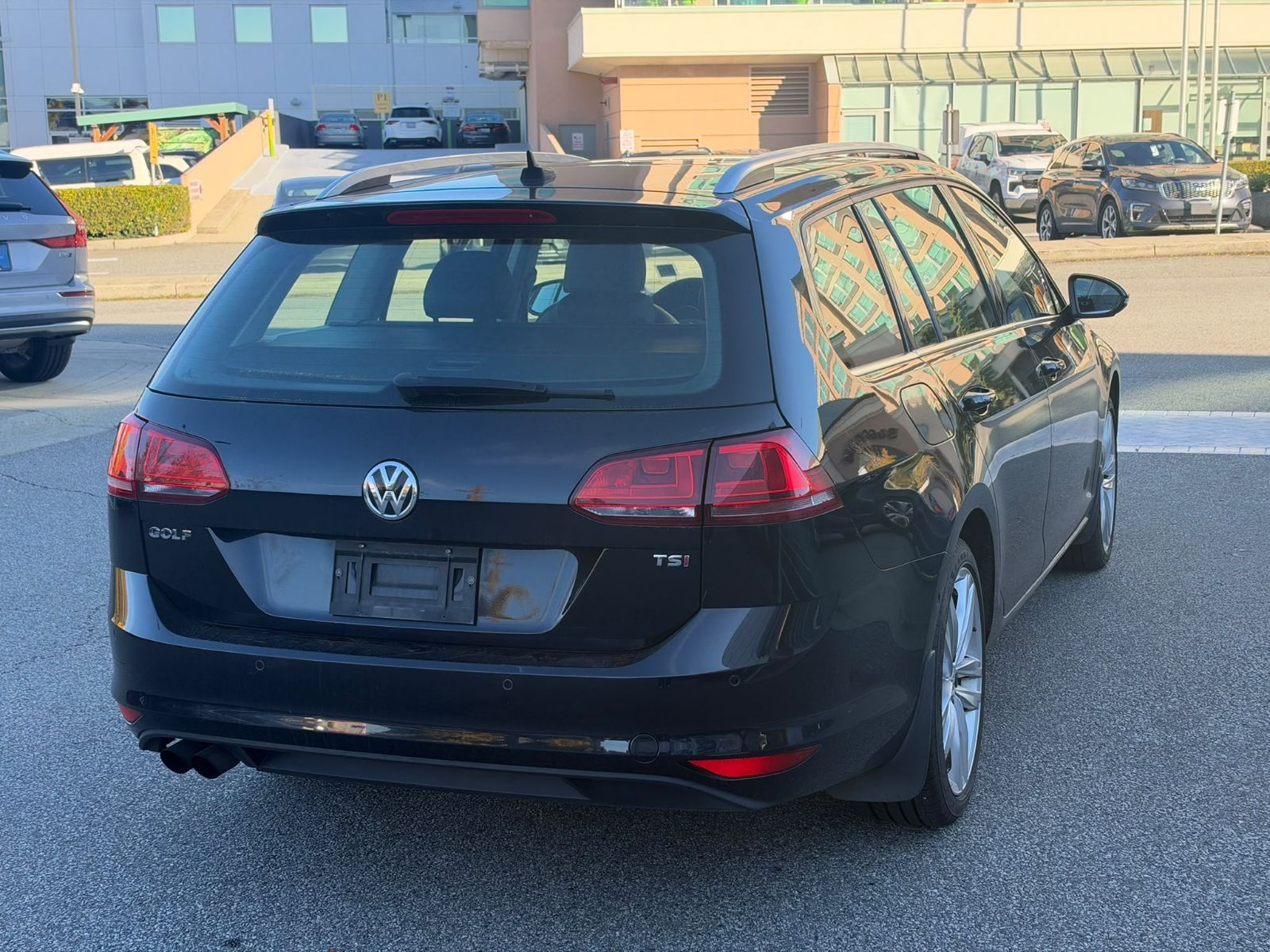 2016 Volkswagen Golf Sportwagon in Richmond, British Columbia