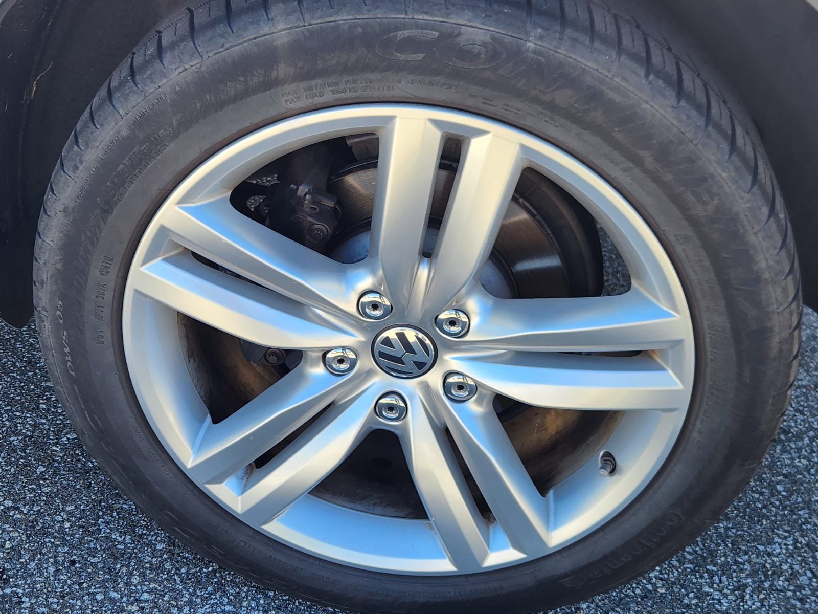 2012 Volkswagen Touareg in Richmond, British Columbia