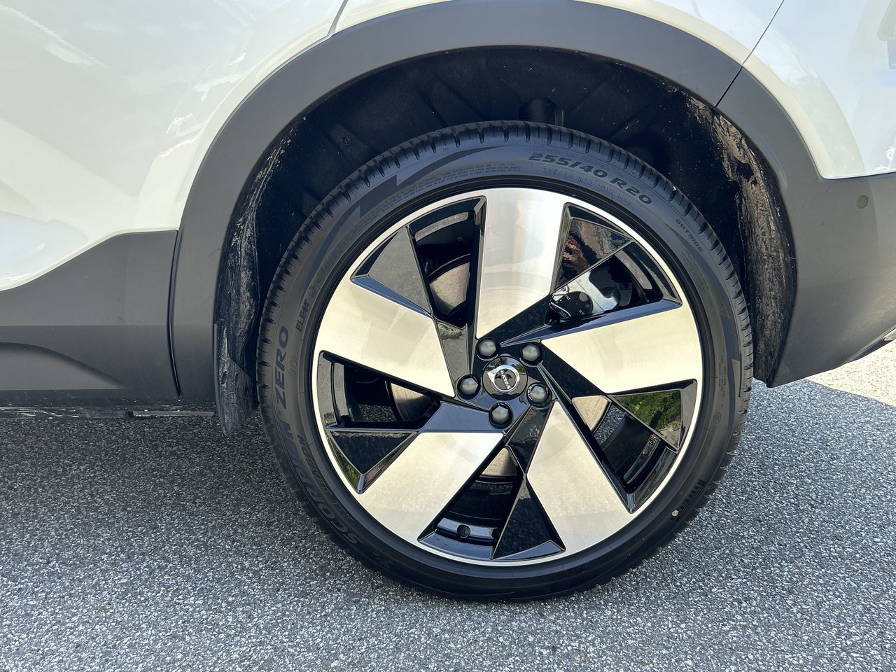 2025 Volvo EX40 in Richmond, British Columbia