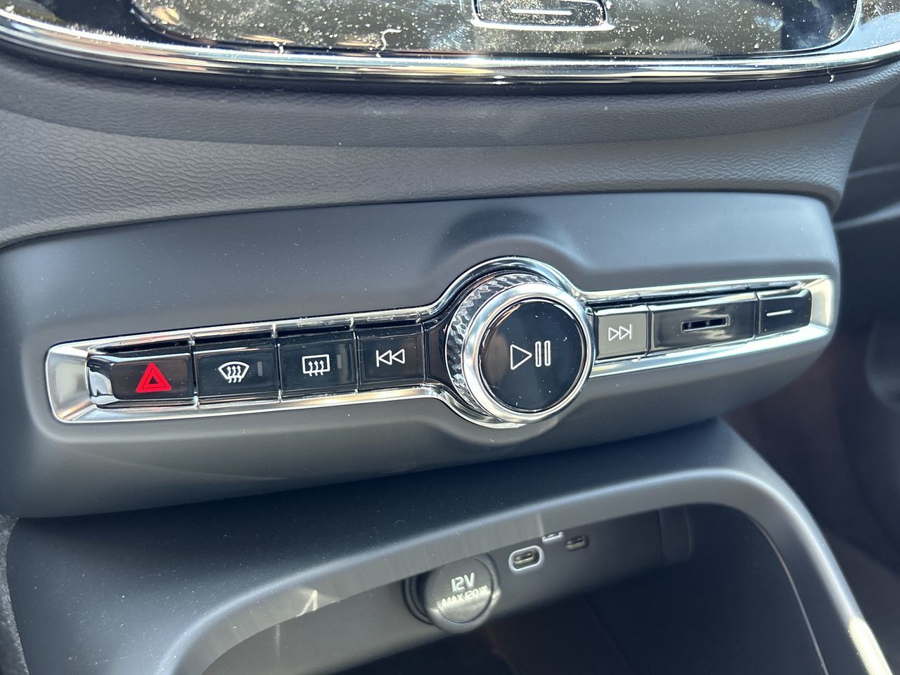 2025 Volvo EX40 in Richmond, British Columbia