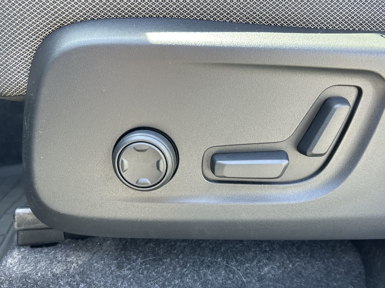 2025 Volvo EX40 in Richmond, British Columbia