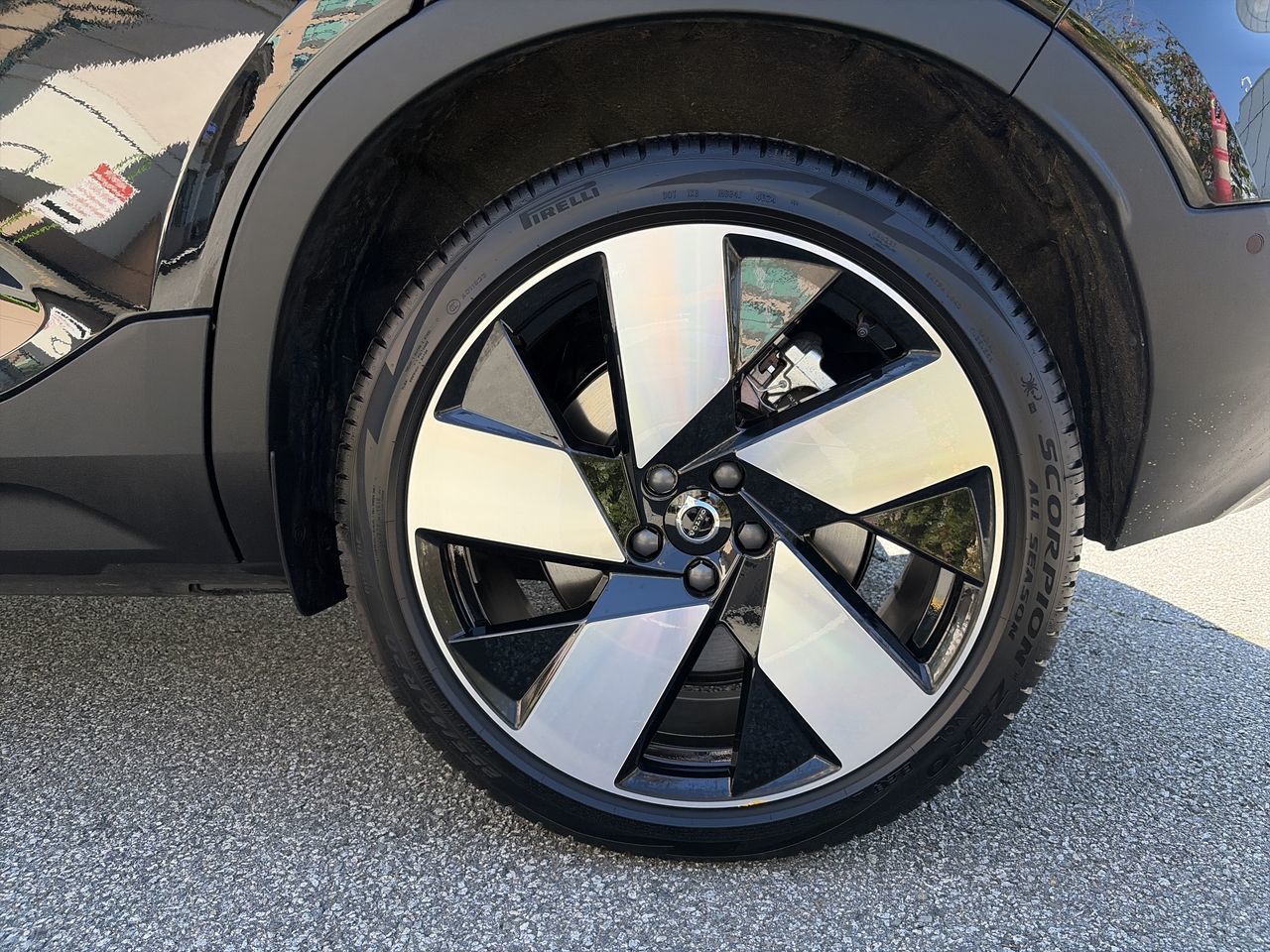 2025 Volvo EX40 in Richmond, British Columbia