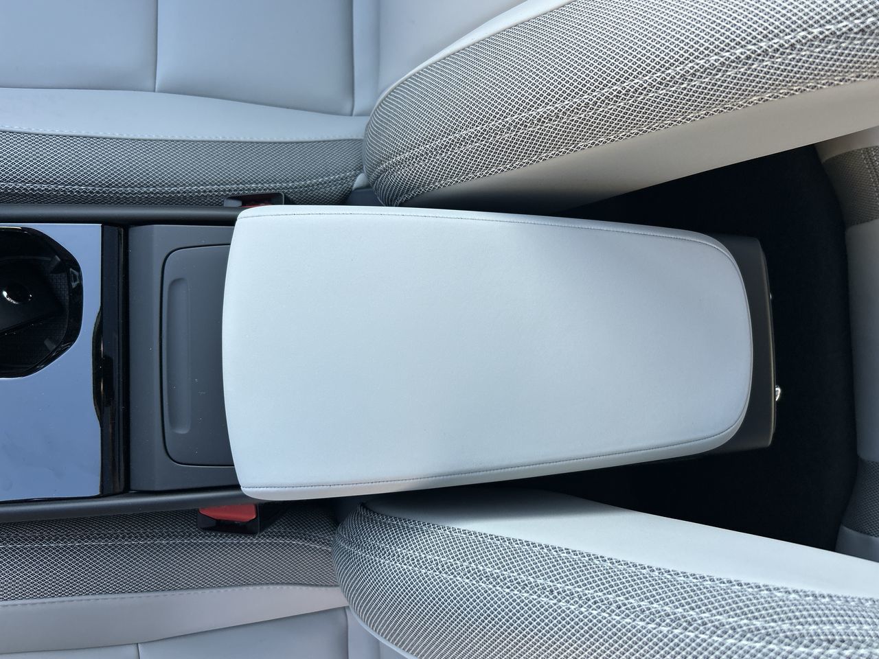 2026 Volvo EX40 in Richmond, British Columbia