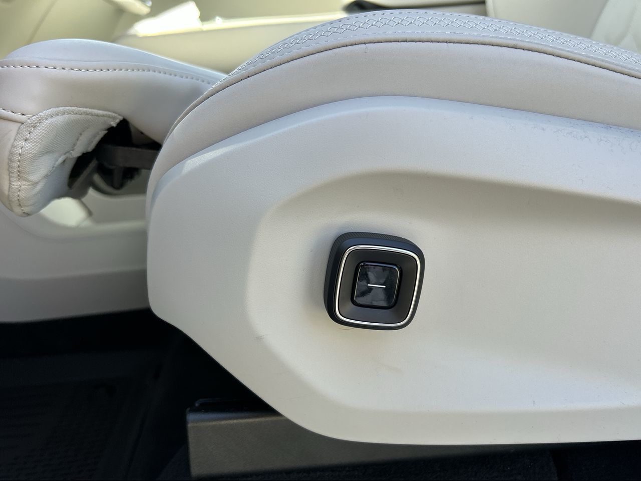 2025 Volvo EX90 in Richmond, British Columbia