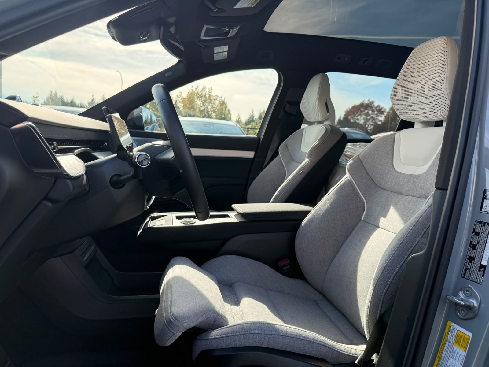2025 Volvo EX90 in Richmond, British Columbia
