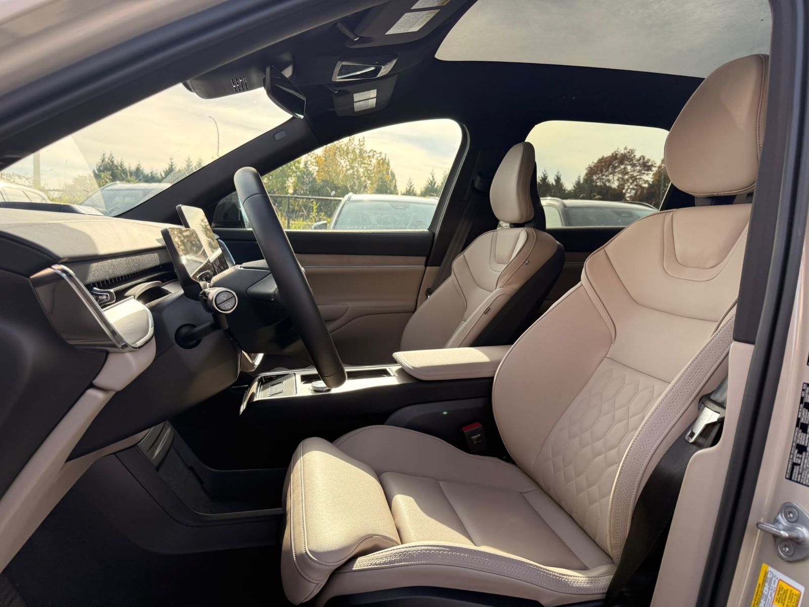 2025 Volvo EX90 in Richmond, British Columbia