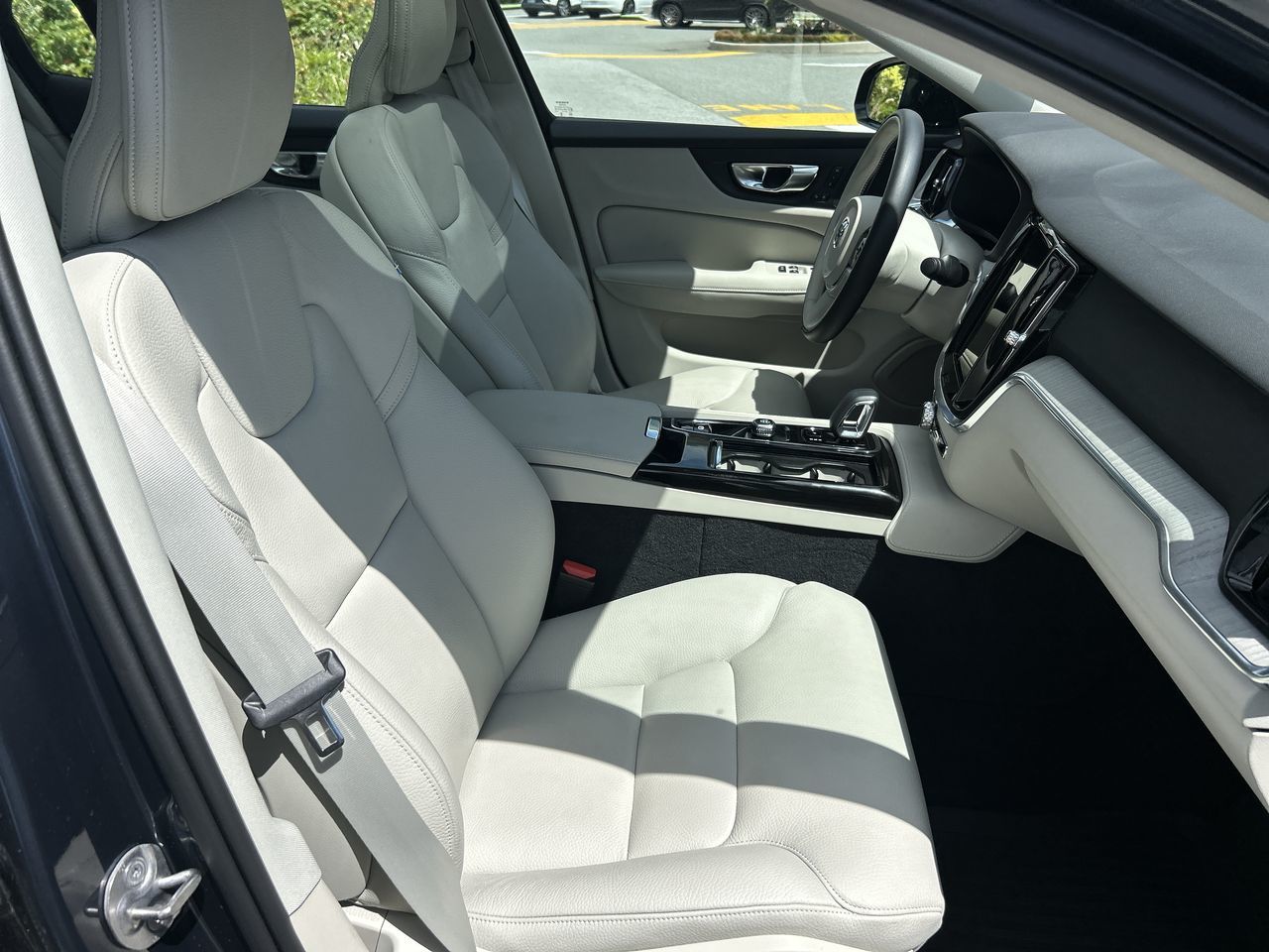 2025 Volvo S60 Plug-In Hybrid in Richmond, British Columbia