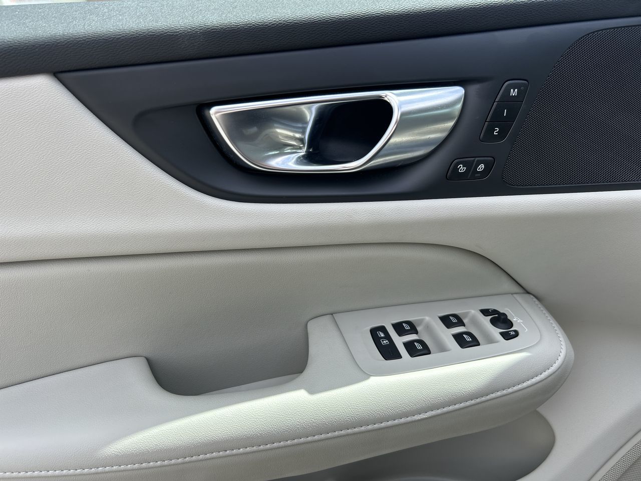 2025 Volvo S60 Plug-In Hybrid in Richmond, British Columbia