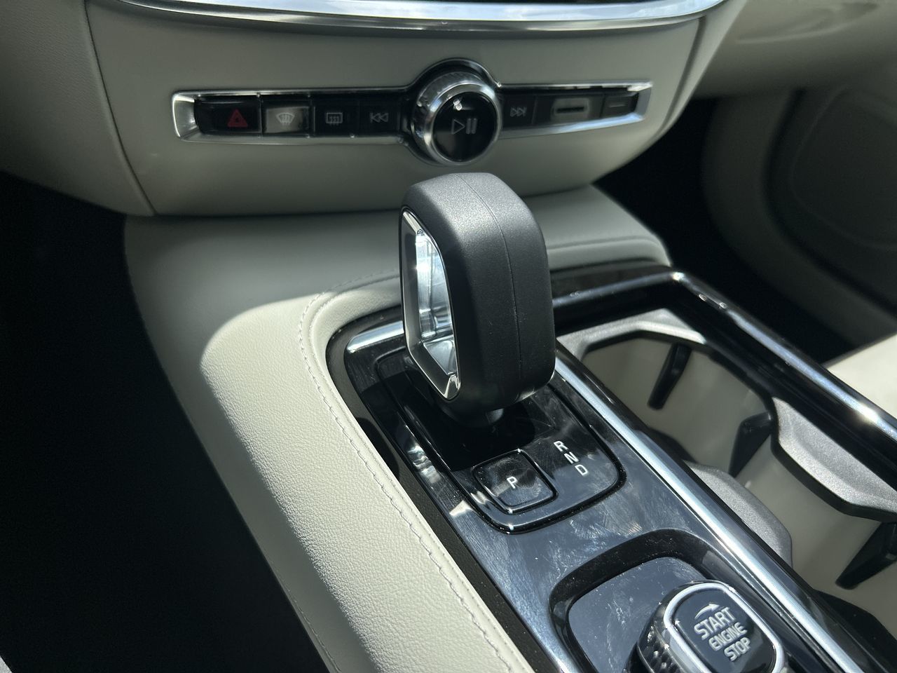 2025 Volvo S60 Plug-In Hybrid in Richmond, British Columbia