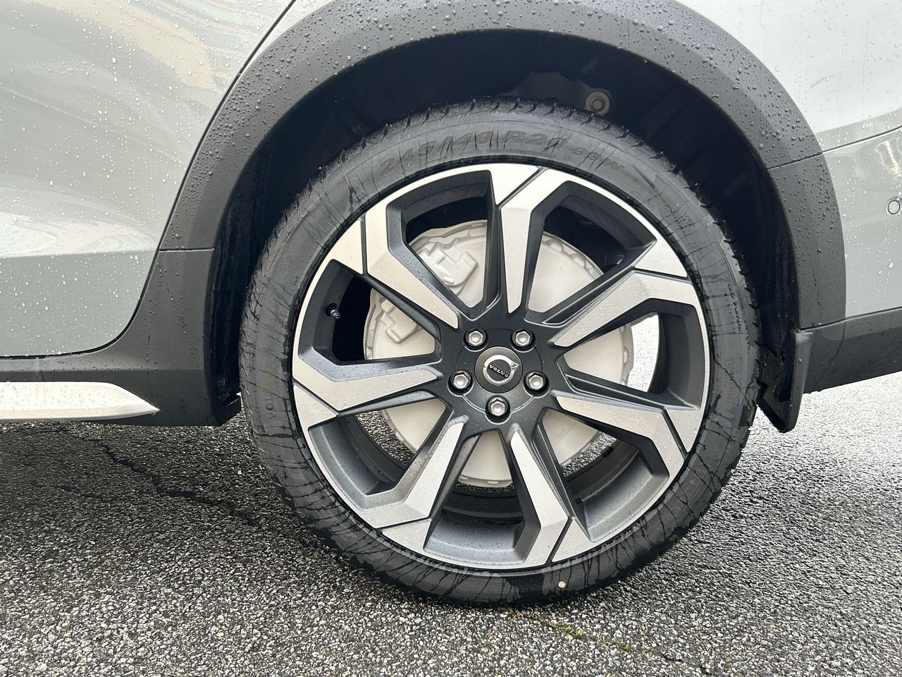2025 Volvo V60 Cross Country in Richmond, British Columbia