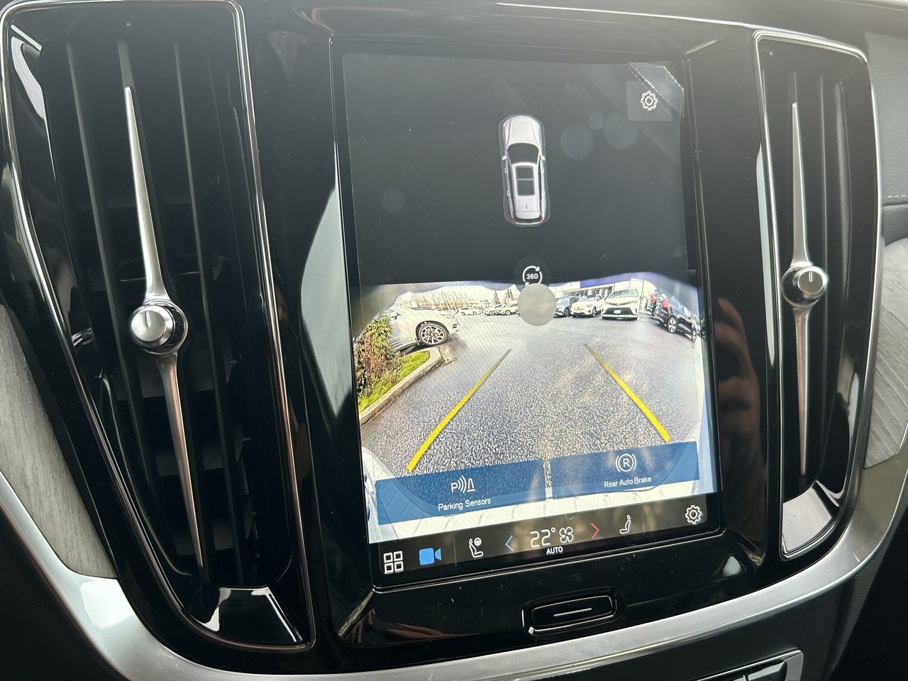 2025 Volvo V60 Cross Country in Richmond, British Columbia
