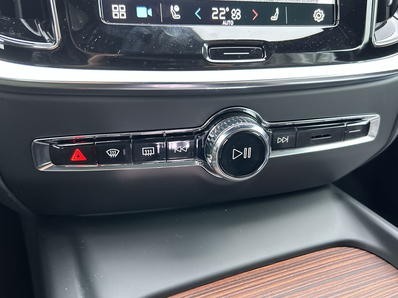 2025 Volvo V60 Cross Country in Richmond, British Columbia