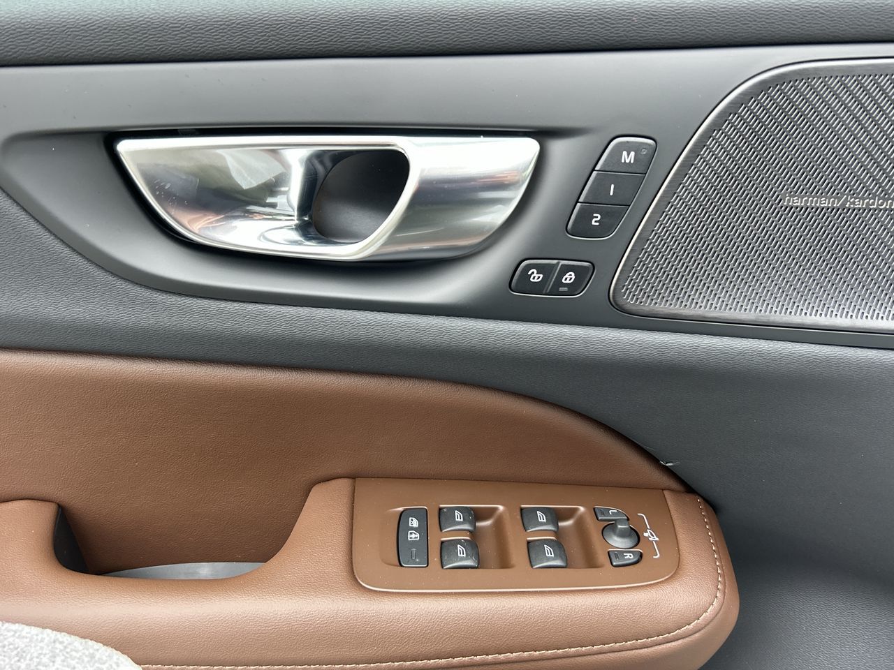 2025 Volvo V60 Cross Country in Richmond, British Columbia