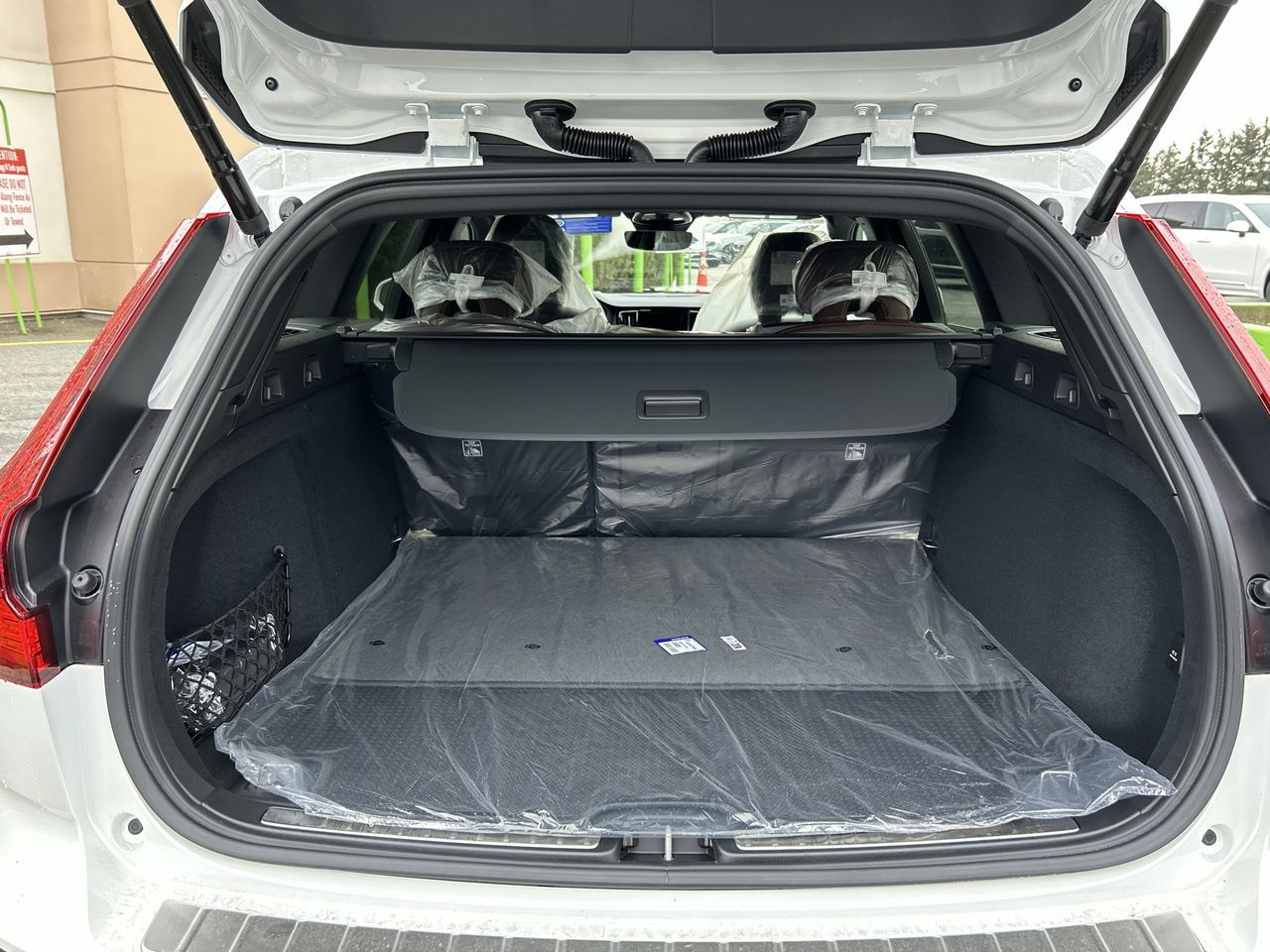 2025 Volvo V60 Cross Country in Richmond, British Columbia